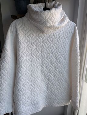 GapFit Quilted Jacquard Funnel Neck Pullover Sweatshirt Optic White M